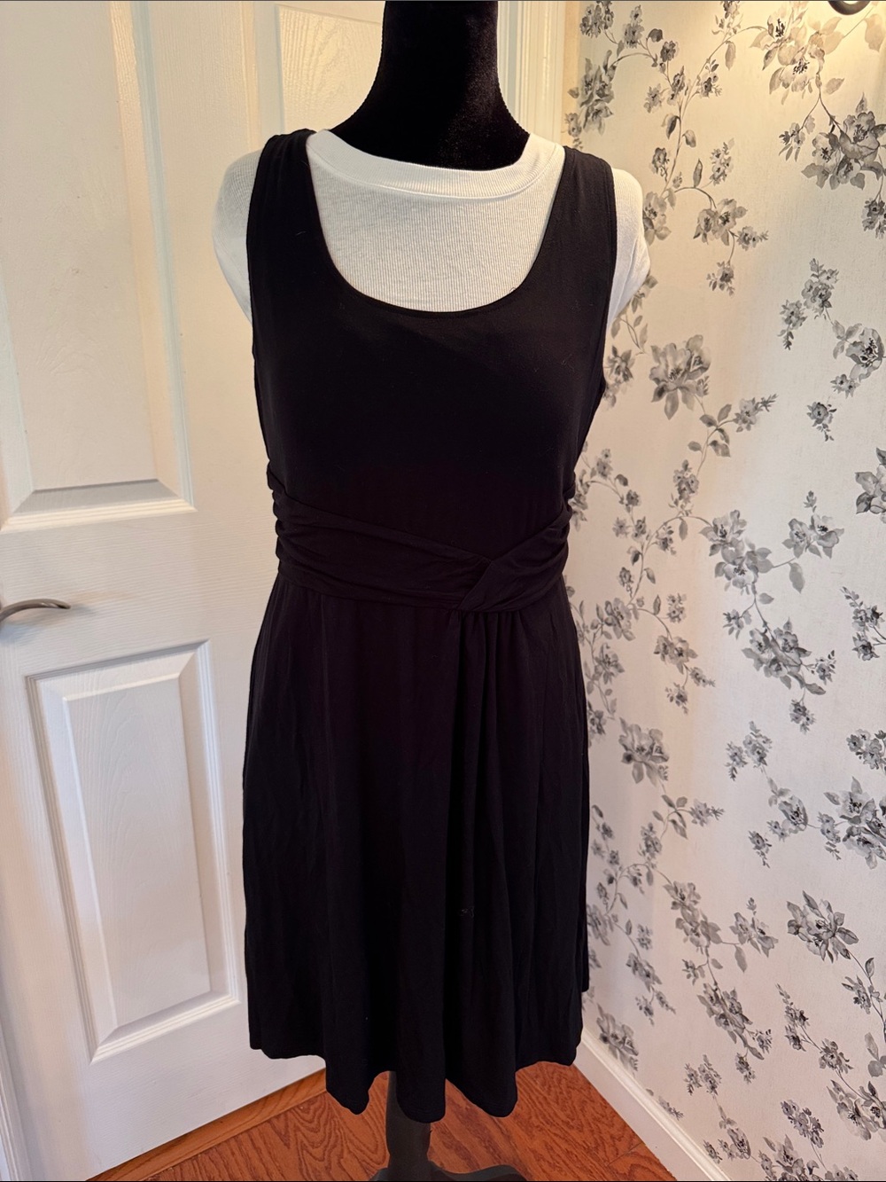 Super-soft sleeveless black Soma dress - L EUC